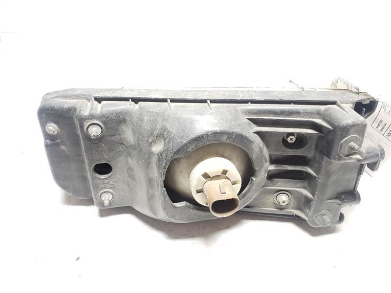 1998-1999 INFINITI I30 Passenger Right Headlight OEM 260102L925