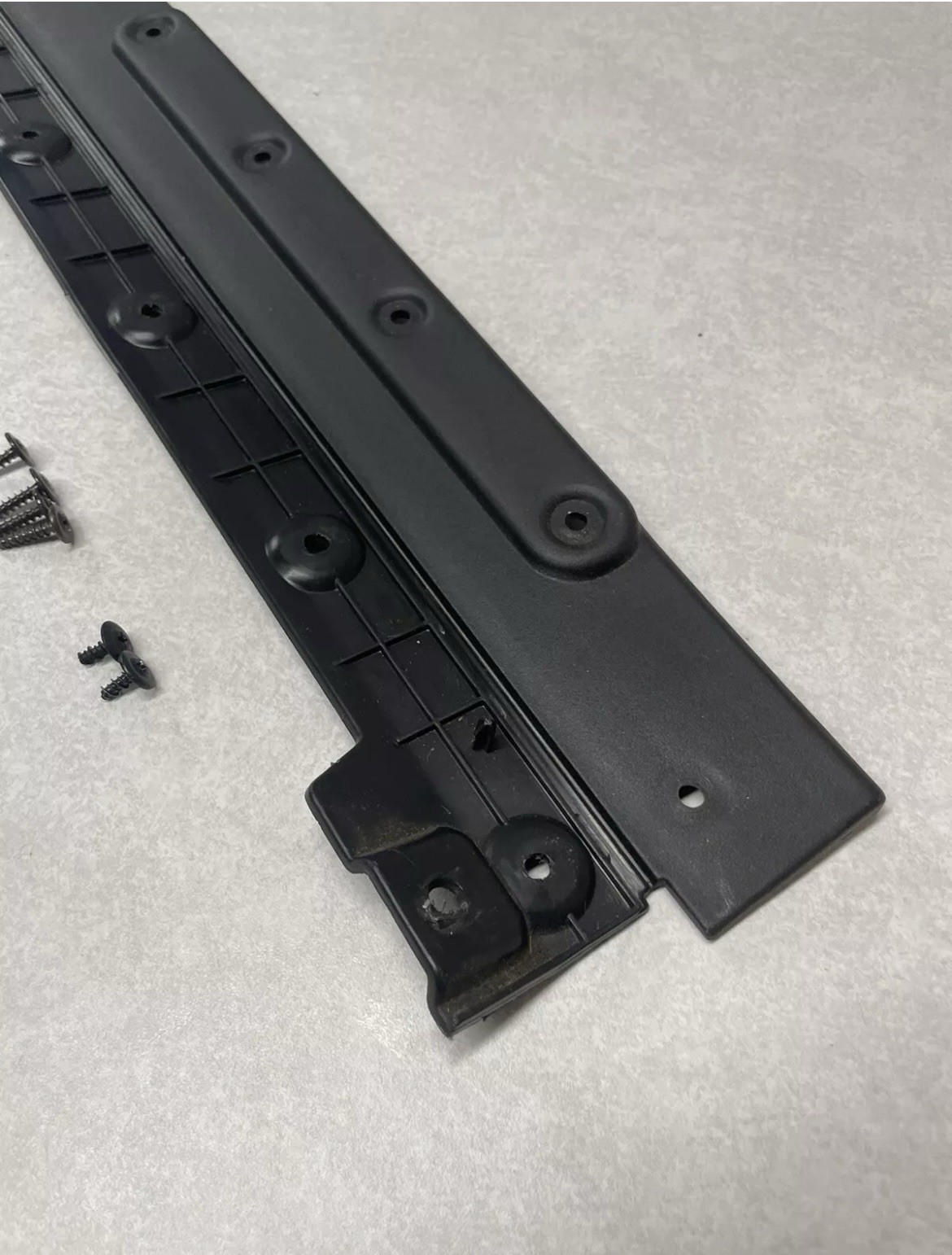 2002 2003 2004 2005 2006 2007 Buick Rendezvous Glove Box Hinge + Screws