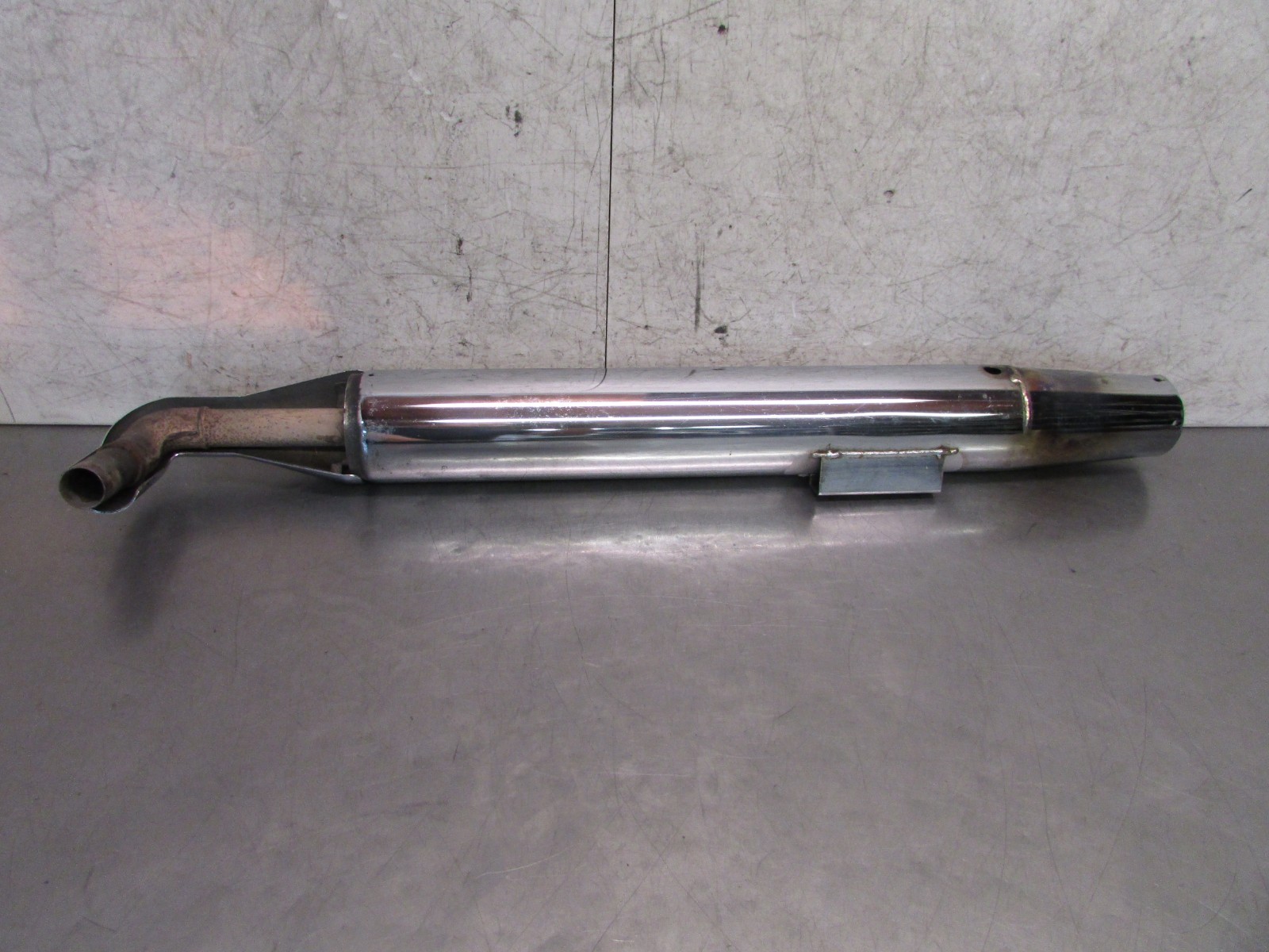 240 G KAWASAKI VULCAN VN 1500 NOMAD CARBUR 2000 OEM REAR LEFT EXHAUST MUFFLER