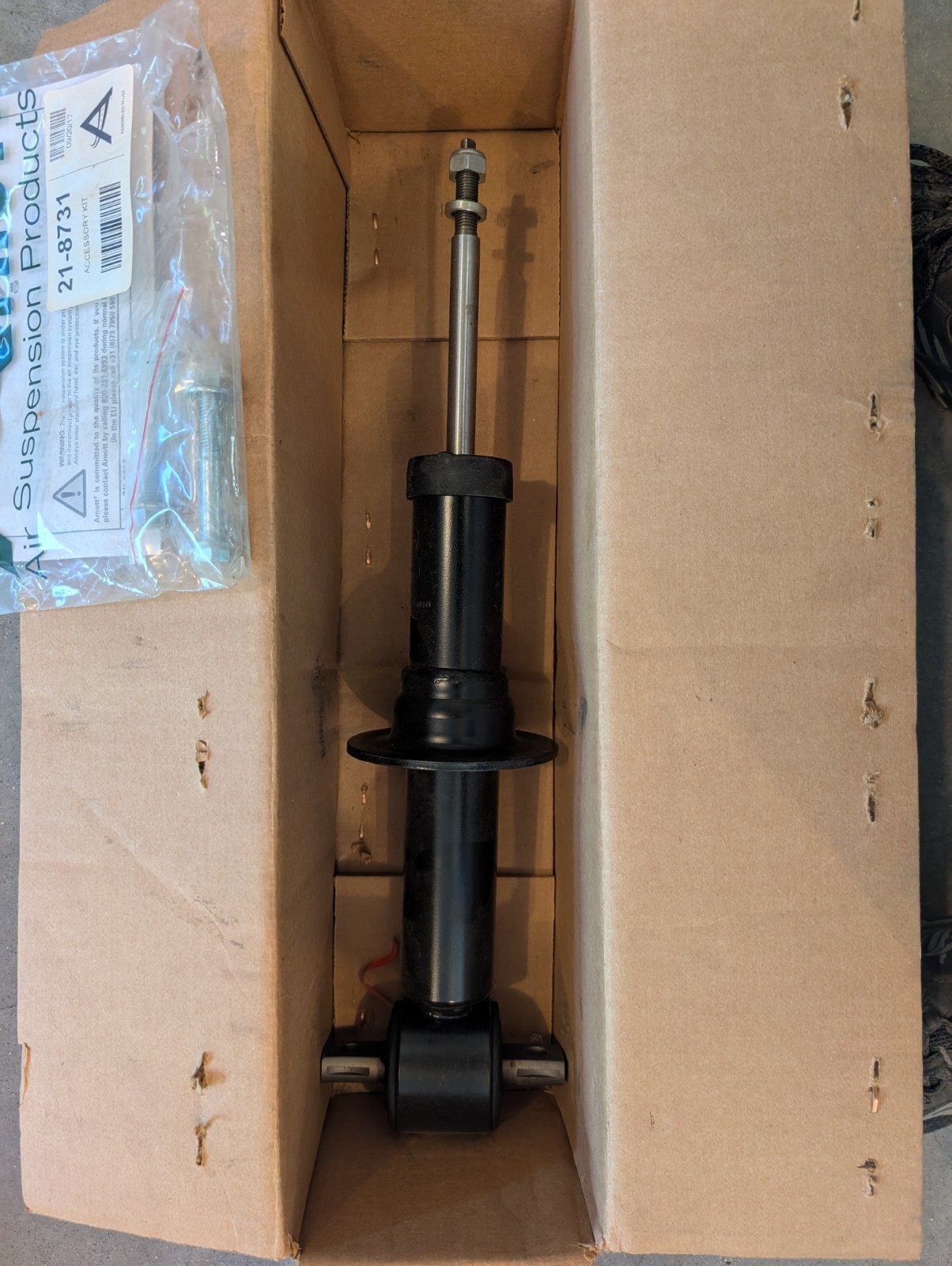 Pair of Arnott SK-2806 Passive Replacement Front Air Shocks Strut For Chevy GMC