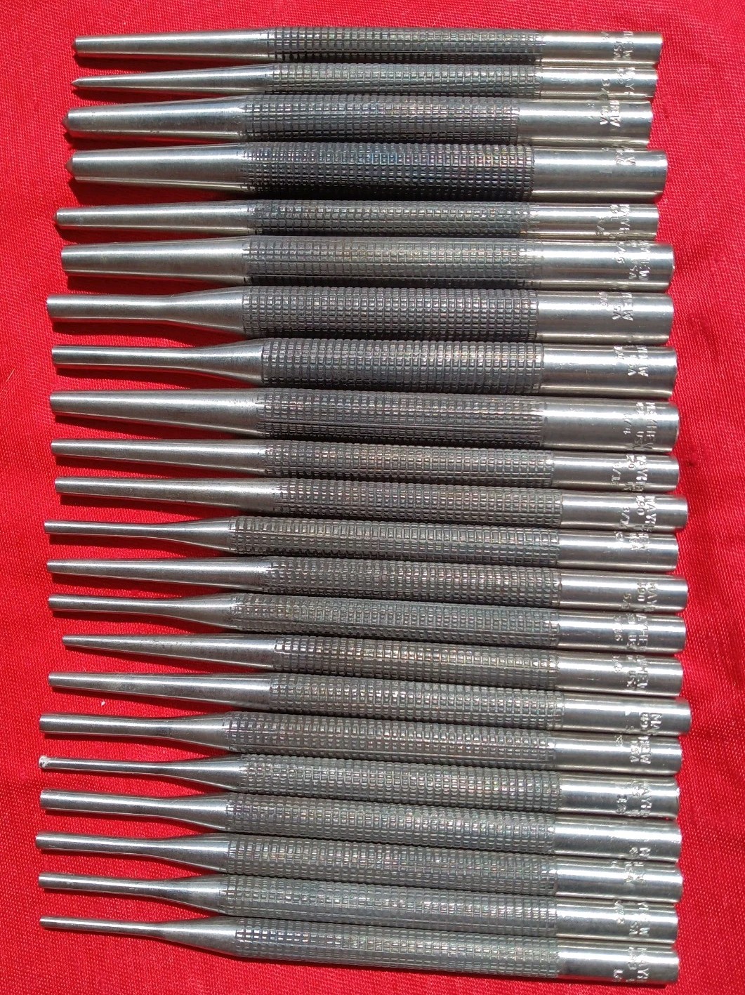 Mayhew Tools 22-Piece Mixed Punch Set SAE 1/8″ to 1/2″ # 490, 491, 493. Clean