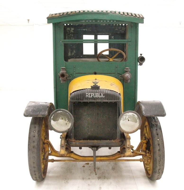 1915 Republic 2 Ton