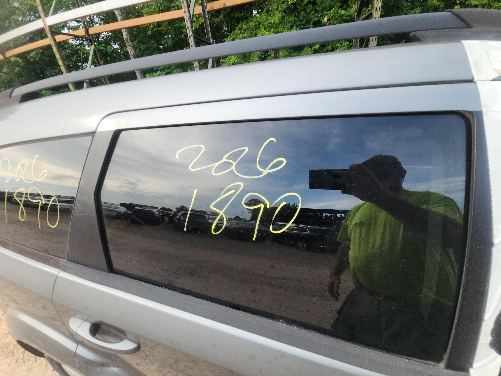 Used Glove Box fits: 2012 Dodge Journey Grade A