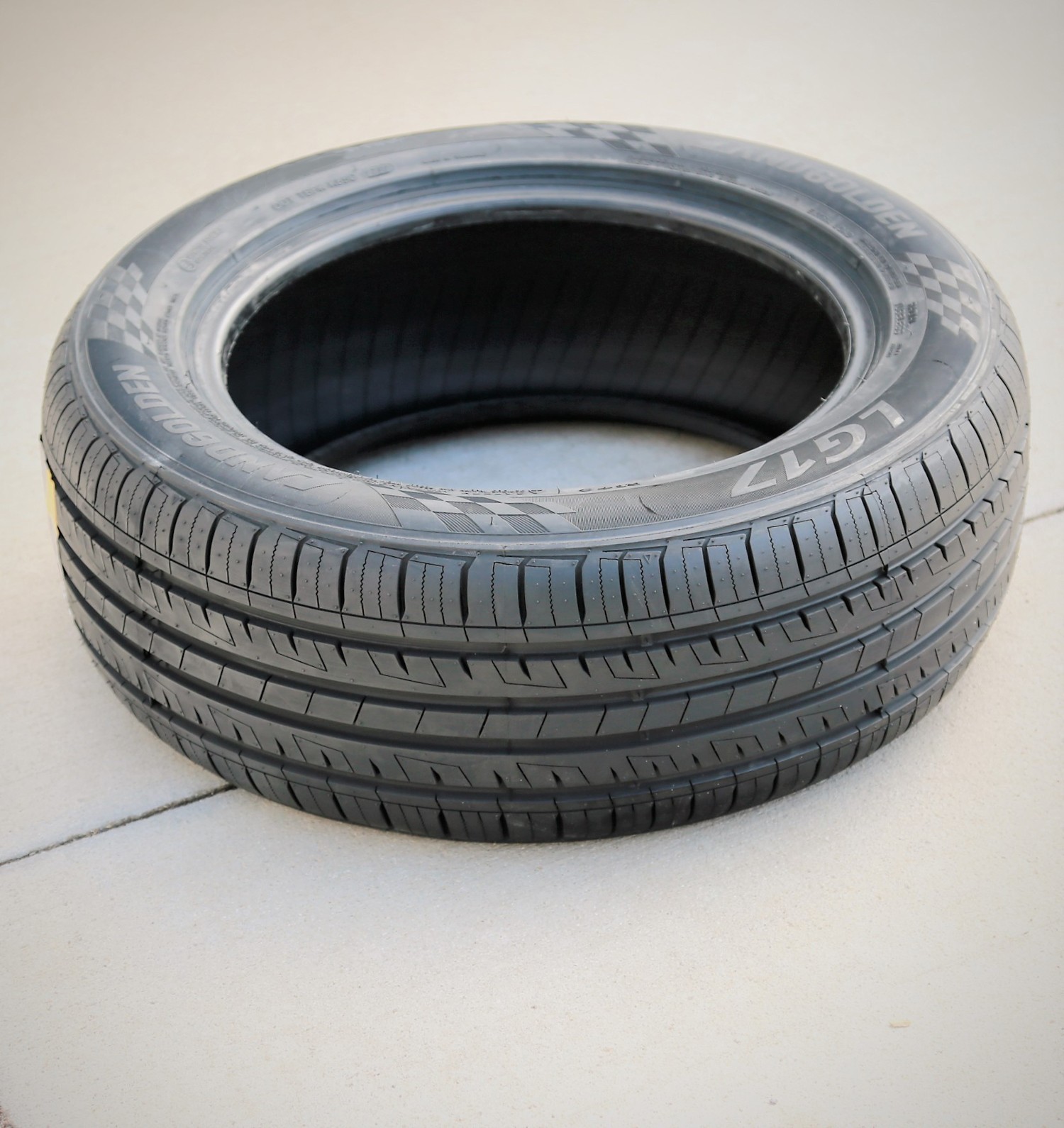 4 Tires Landgolden LG17 195/55R15 85V Performance
