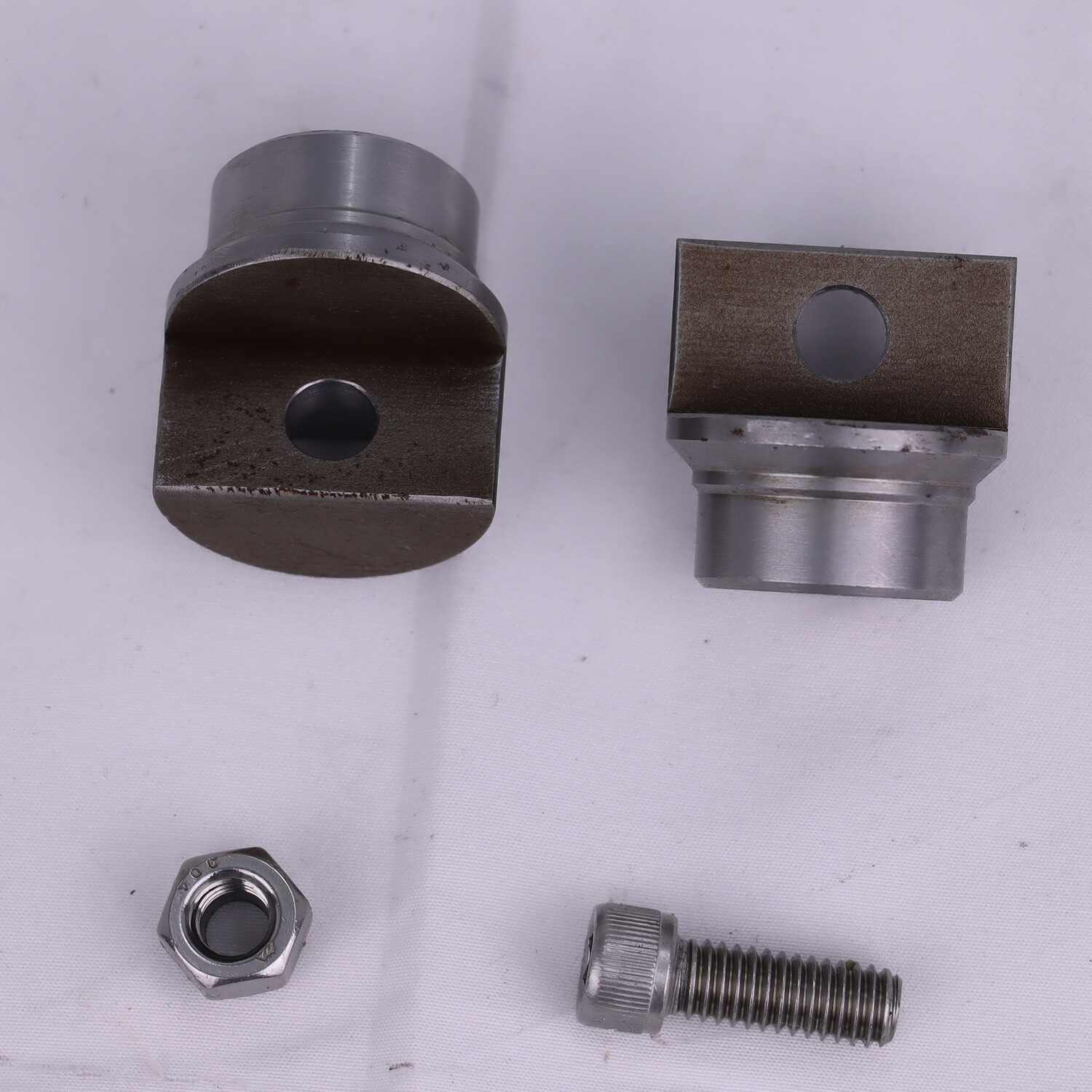 2PCS 1-1/4″ Weld In Tube Connectors Adapter Roll Cage Bungs For .095 & .120 Wall