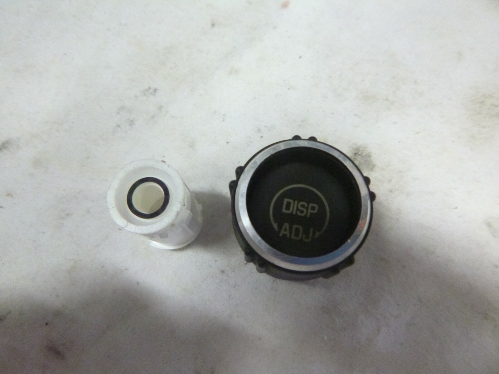 04 05 06 Chevrolet Malibu Radio Cd Tune Knob Cover 15806594 BGS4