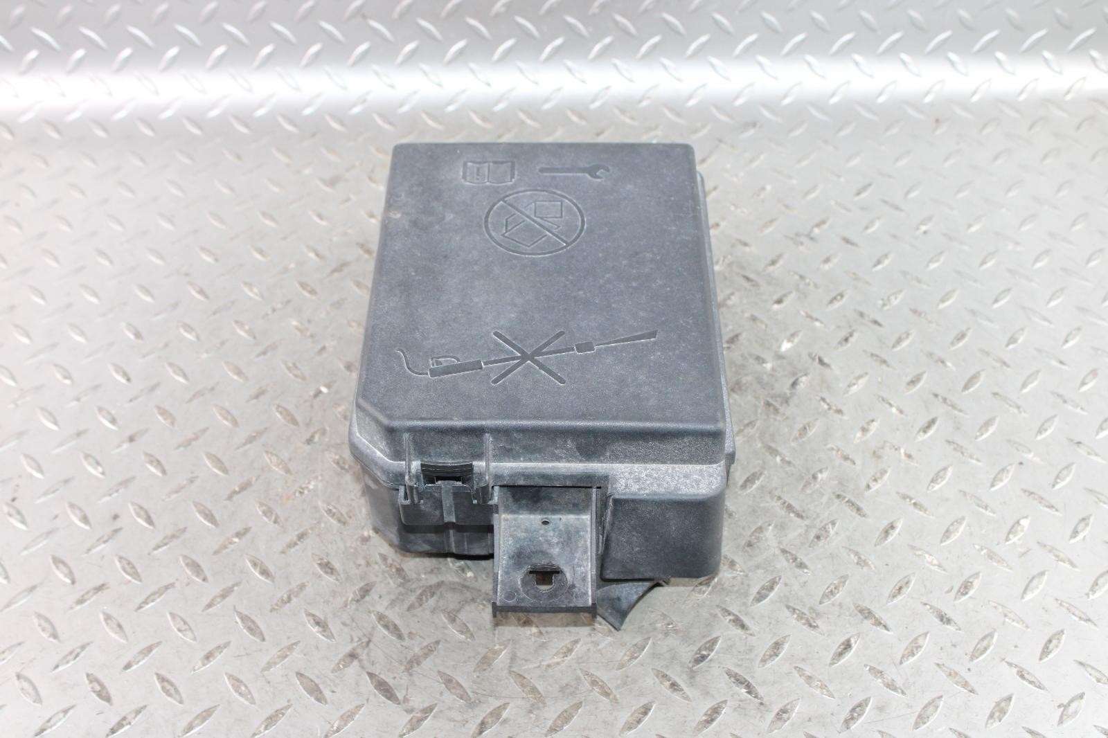 17′ Encore 1.4L Motor Engine Fuse Relay Power Distribution Box Housing OEM WTY