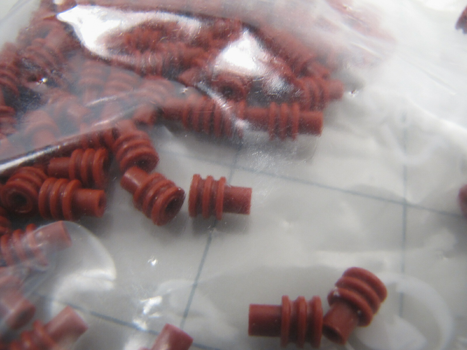100-Pieces Tyco 963293-1 Single Wire Seal F JPT + 2,8 NEW