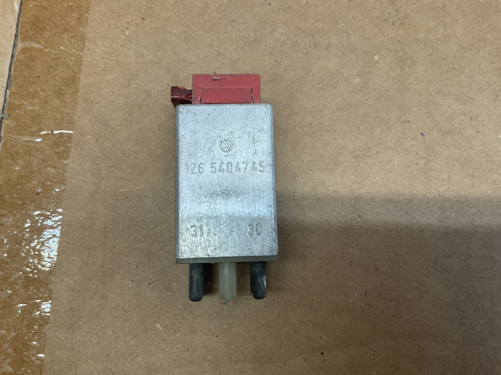 86 – 91 Mercedes W126 R107 Overload Protection Relay 1265404745 Orig OEM Qty1