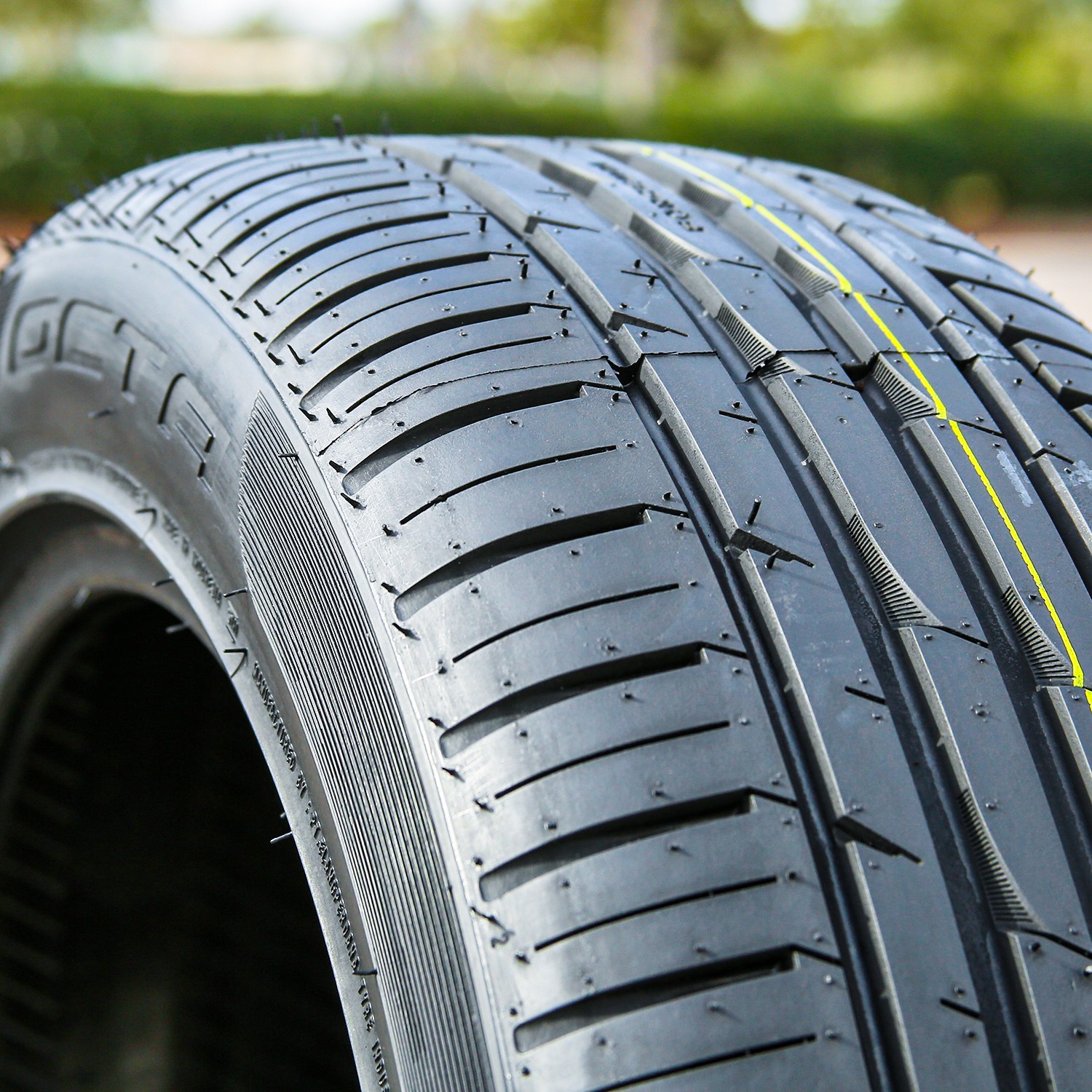 Forceum Octa 225/60R16 102W XL A/S High Performance Tire