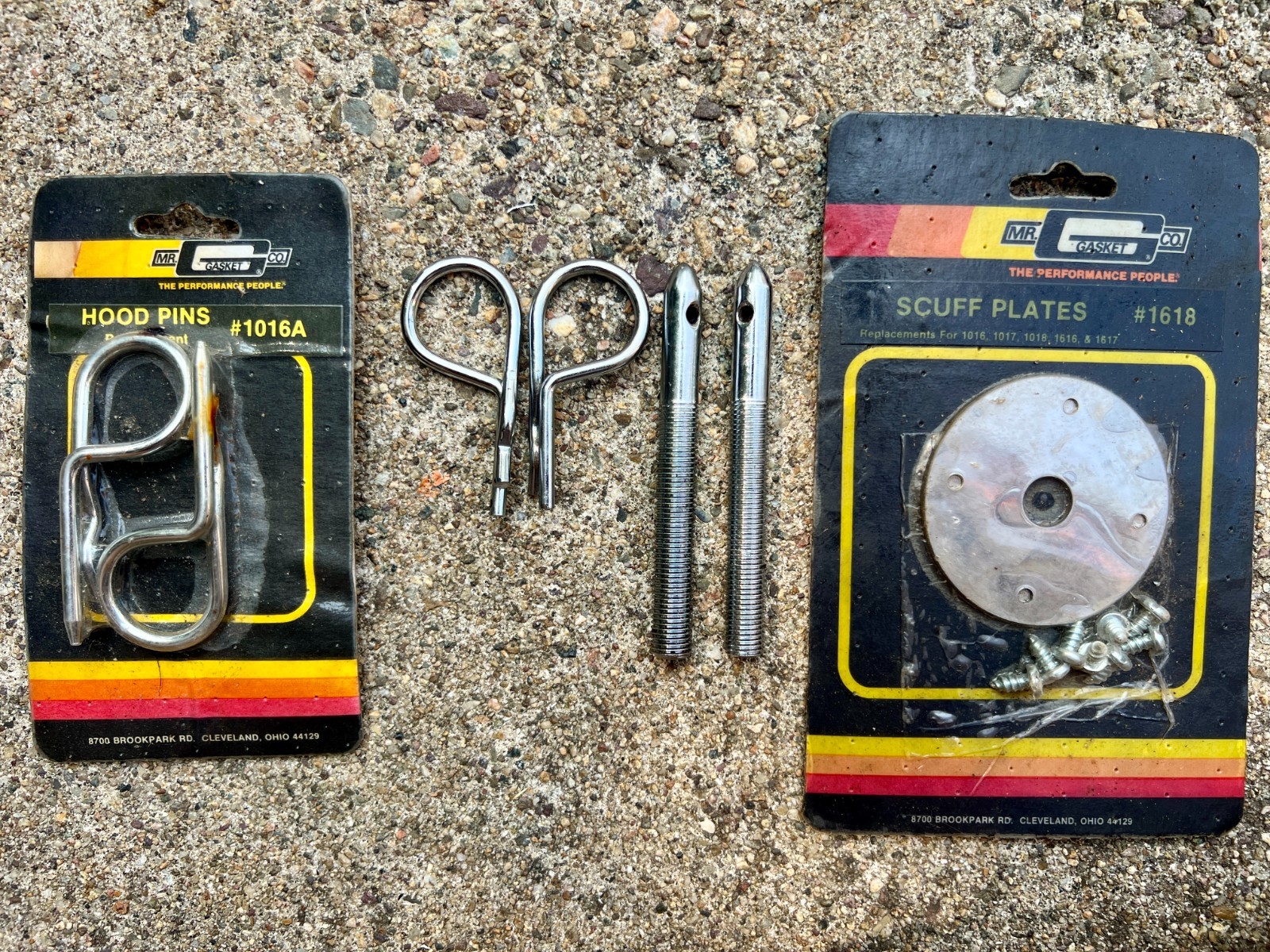 Vintage Mr Gasket Hood Pins 1016A Scuff Plates 1618 Posts Clips NOS