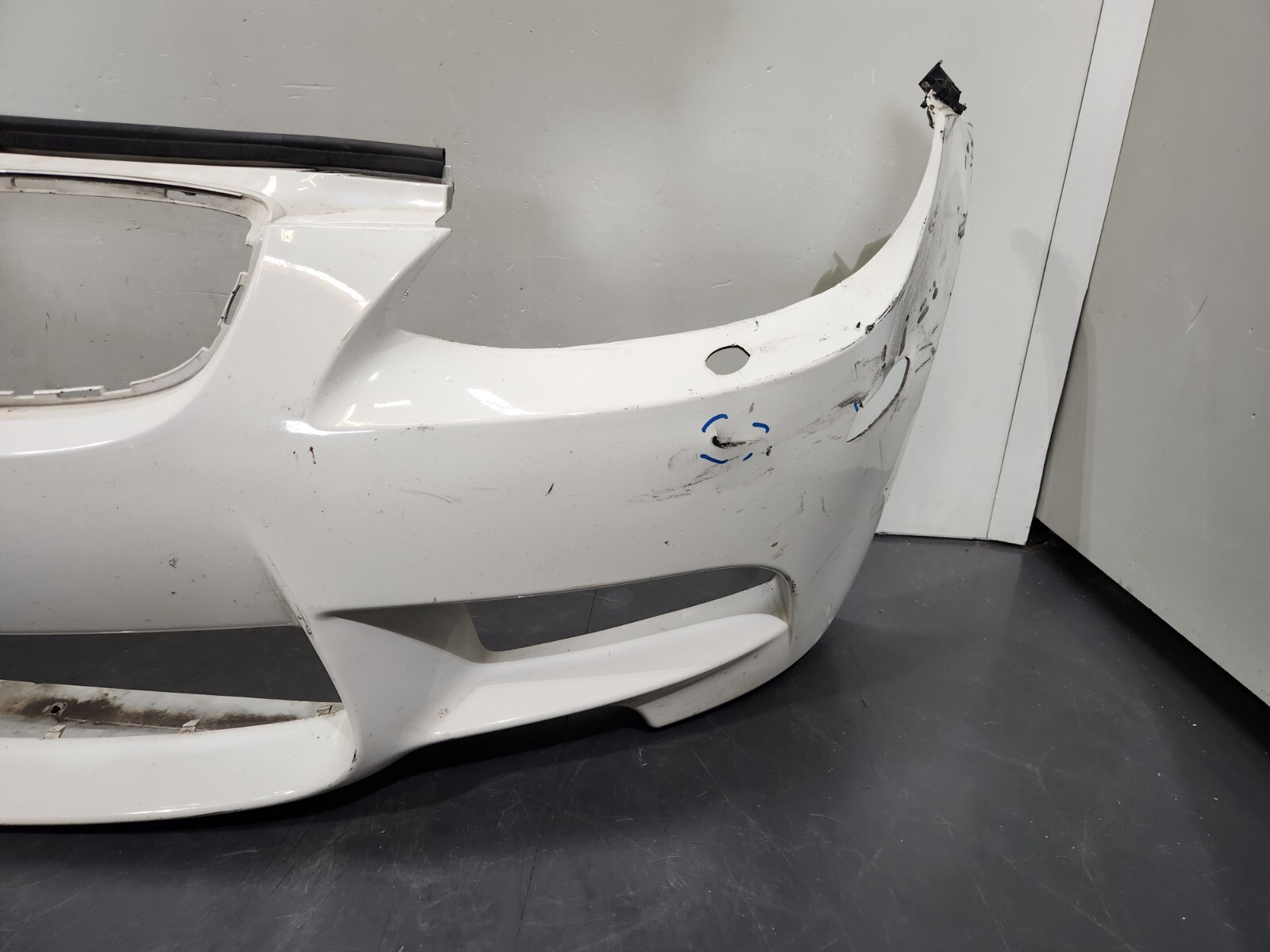 ✅ 08-13 OEM BMW E90 E92 E93 M3 Front Bumper Cover Alpine White 300 *DAMAGE