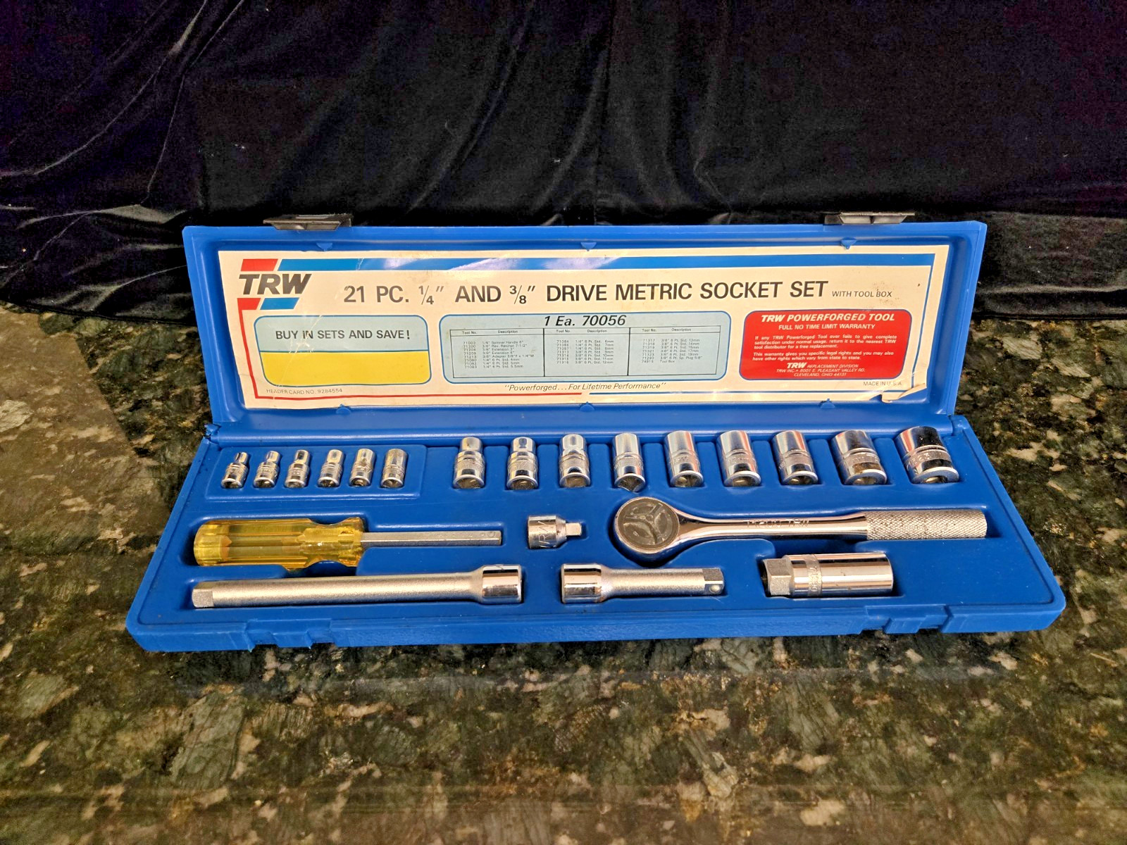 21 PC Vintage TRW Williams Powerforged Metric 1/4 & 3/8 Socket set USA , Hinged
