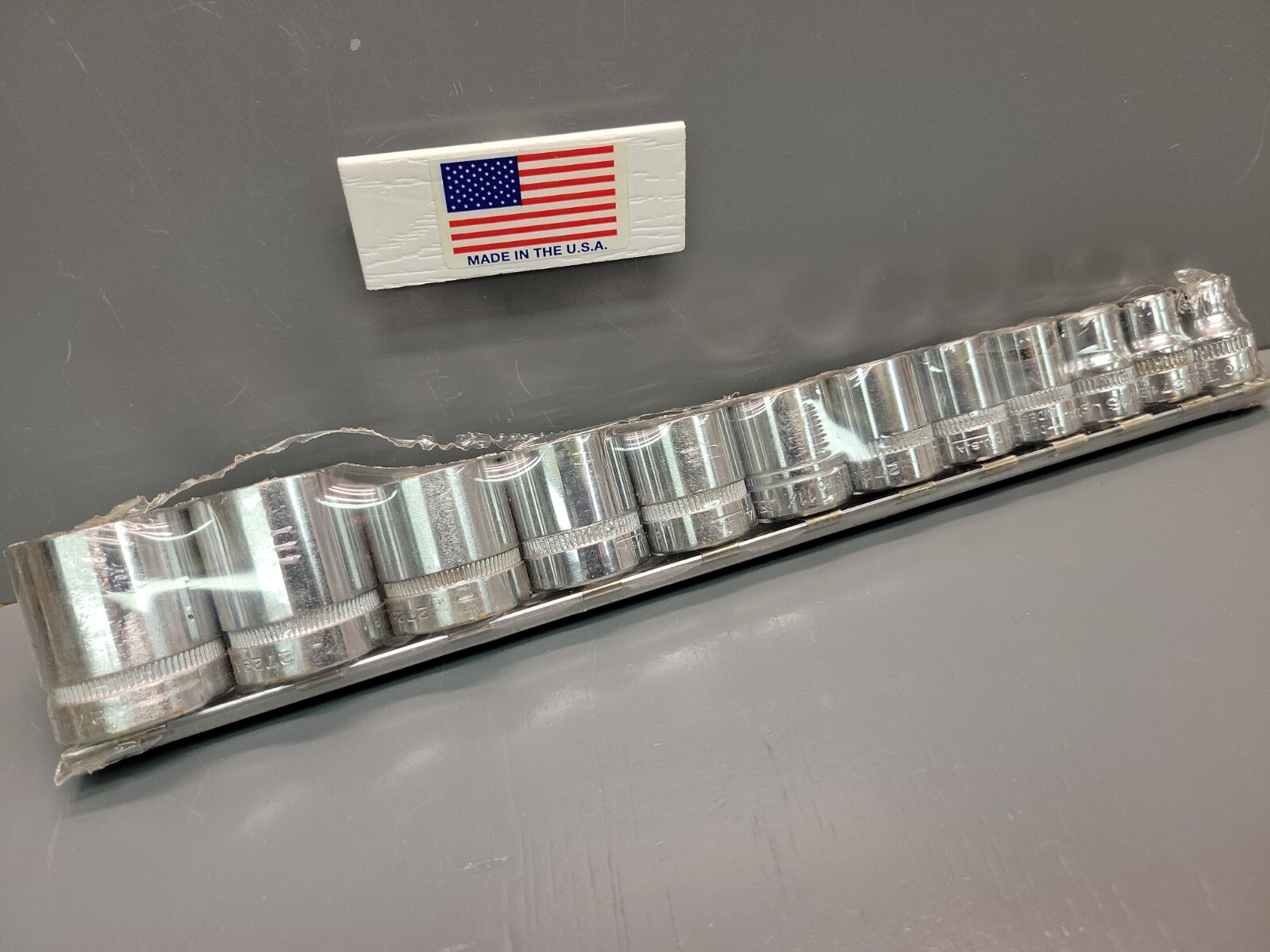 Duro Indestro 3/8″ Socket Set Standard 12 Piece 6 & 12 Point NOS USA