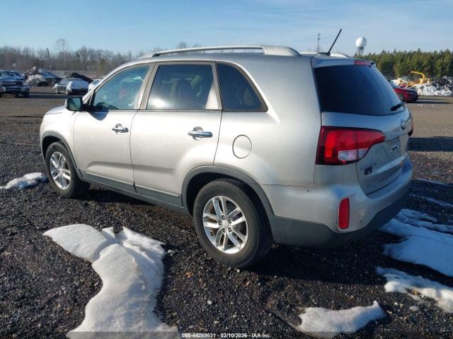 Used Hood fits: 2015 Kia Sorento Grade A