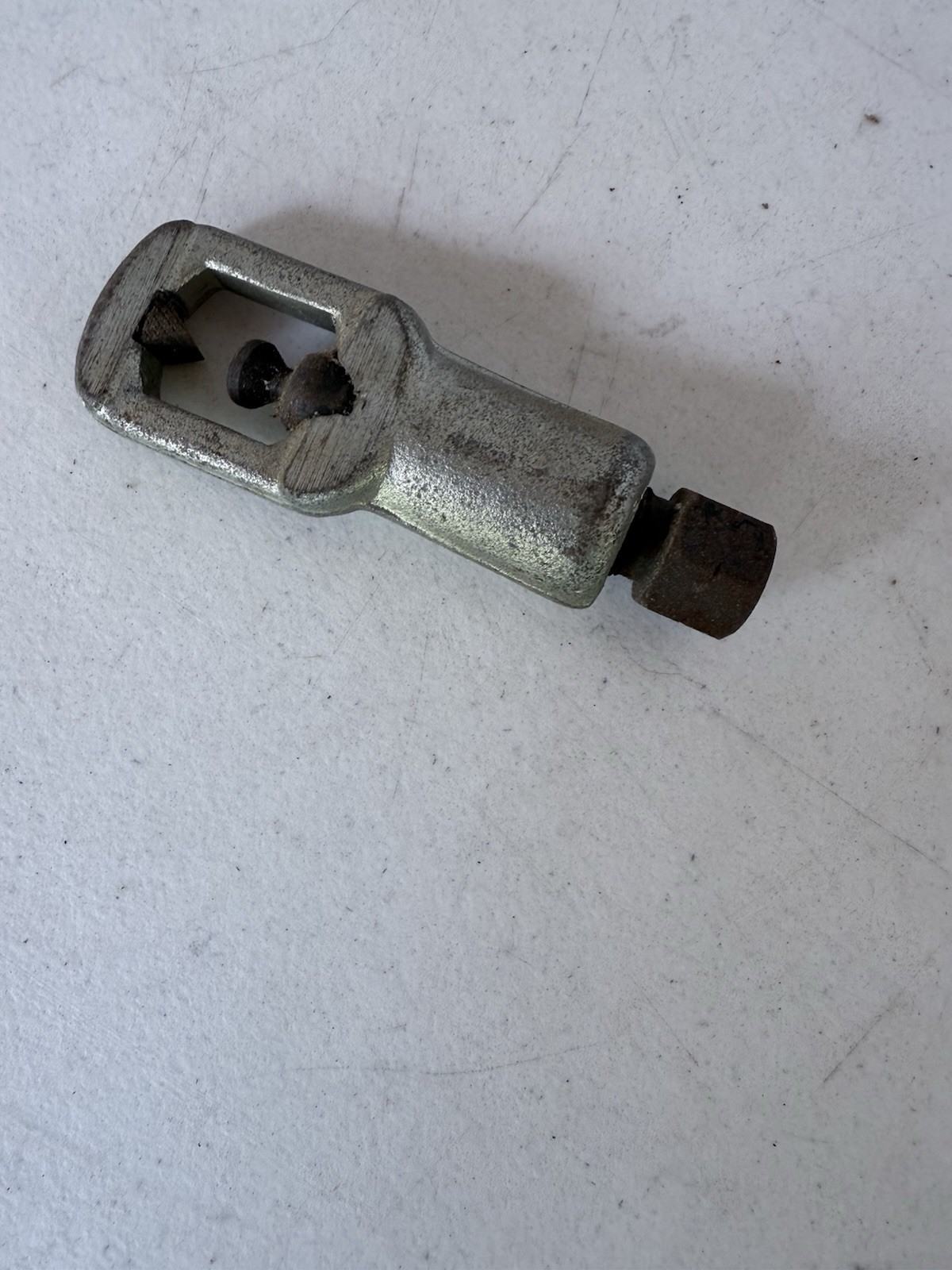 Cal-Van 183 Nut Splitter Tool