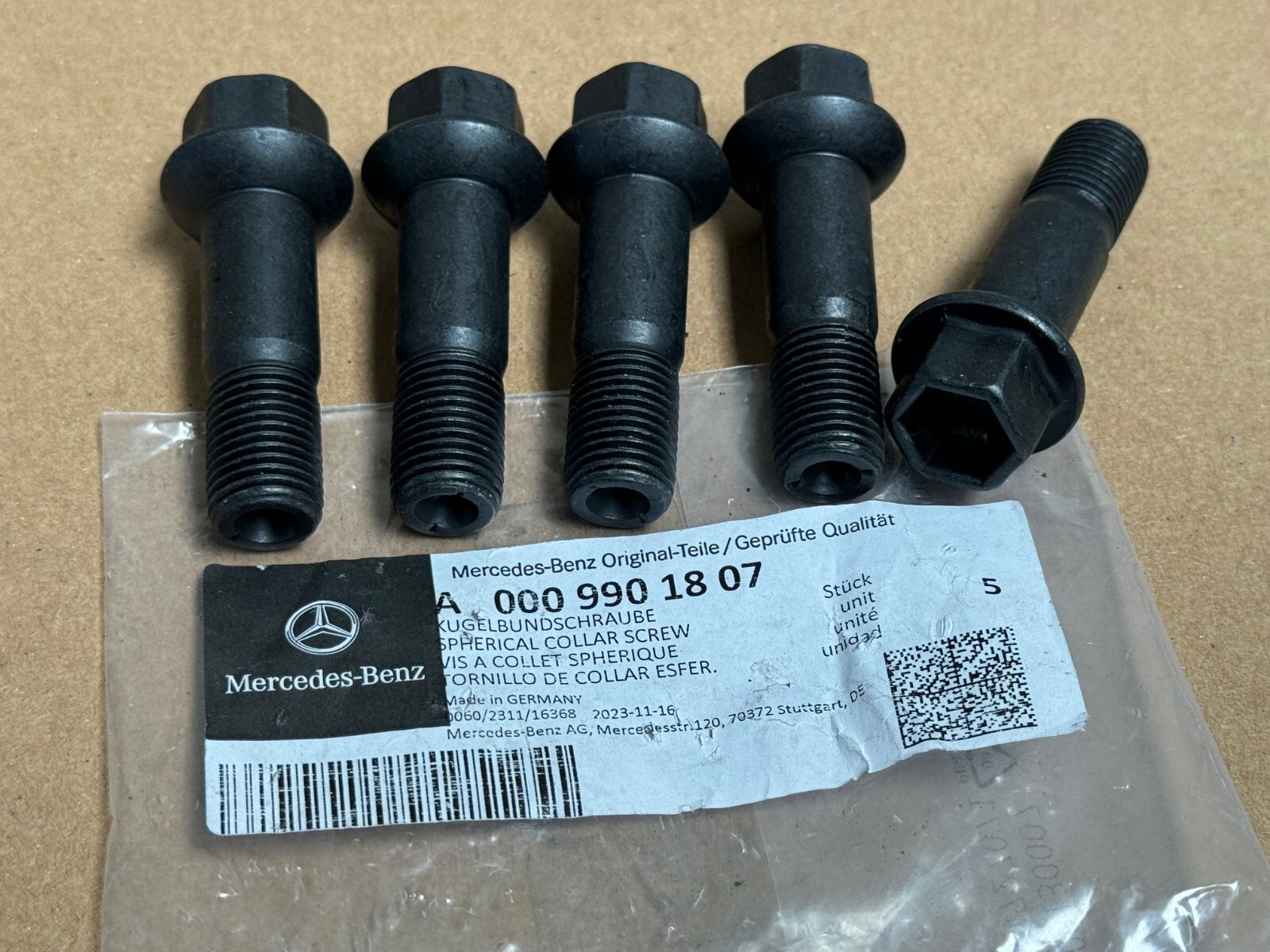 Set of 5 Mercedes-Benz Genuine BLACK Wheel Lug Bolt (14 X 19 X 1.5 mm) Germany
