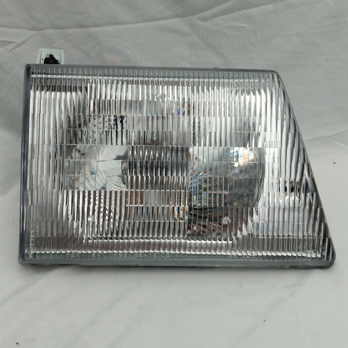 Passenger Right Headlight Composite Fits 92-96 FORD E150 VAN 306611