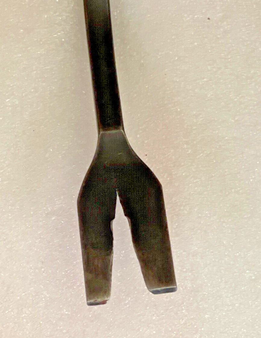 MAC TOOL UT5, V-NOTCH UPHOLSTERY TOOL, 8.5″LONG.