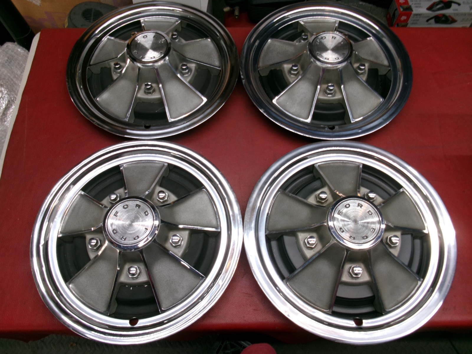 VINTAGE 1968-70 FORD GALAXIE 500 LTD MAG HUBCAPS WHEEL COVERS
