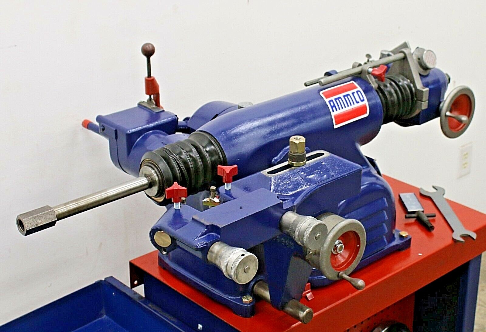 Ammco 4000 Disc & Drum Brake Lathe Loaded w/ 3-Jaw Double Chuck Adapter Kit
