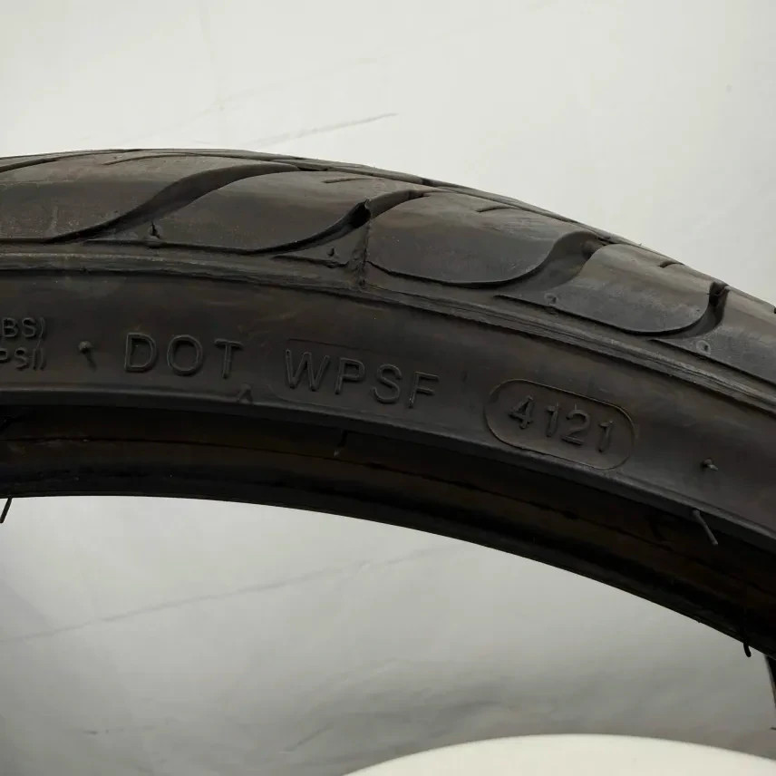 Used 245/30ZR22 Lexani LX-Nine 92W 6.5/32 (DOT 21)