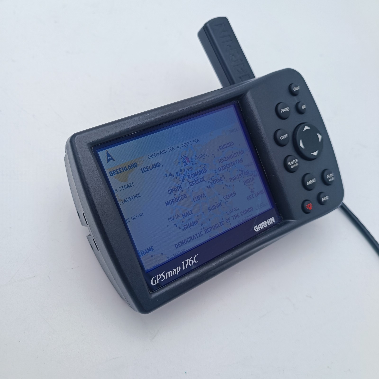 GARMIN GPSMAP 176C Color Marine Chartplotter + Build-in GPS antenna!