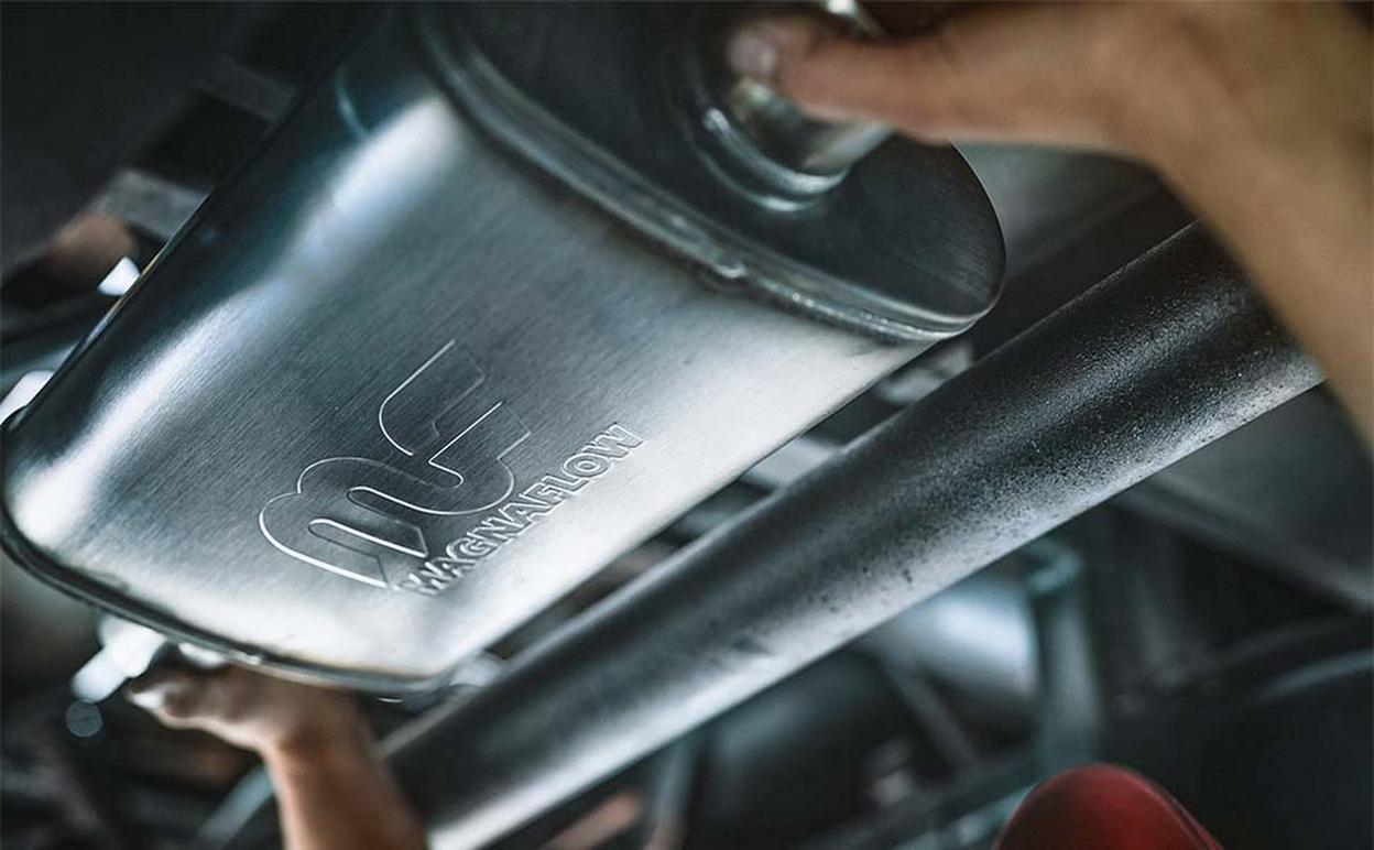MagnaFlow 12866 Universal Performance Muffler – 2.5/2.5