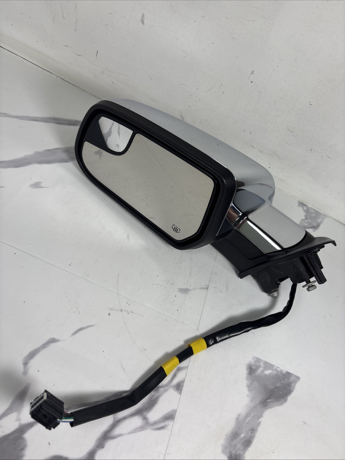 2010 – 2017 Chevrolet Equinox Driver Left Side Power Door Mirror OEM # 22818267