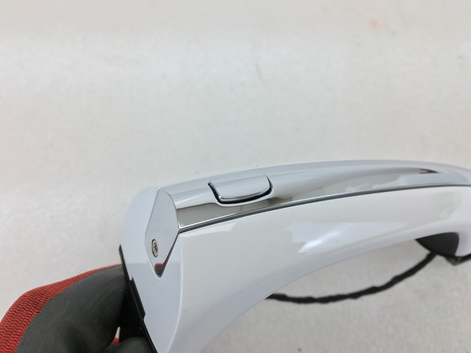 Buick Encore GX 2024-25 Summit White Exterior Door Handle 2-Pin w/Chrome WA8624