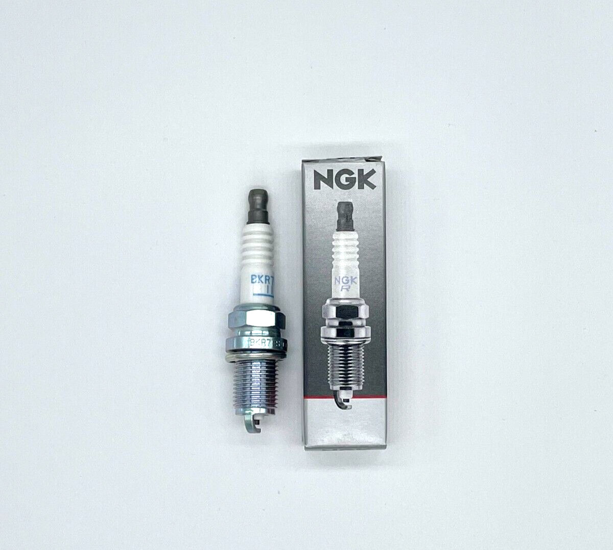 2x NGK Spark Plugs BKR7ES-11 4952 Automotive & Outboard (Yamaha) Brand New OEM