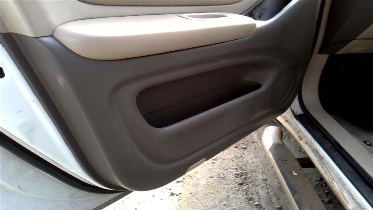 HIGHLANDR 2007 Front Door Trim Panel 29682163