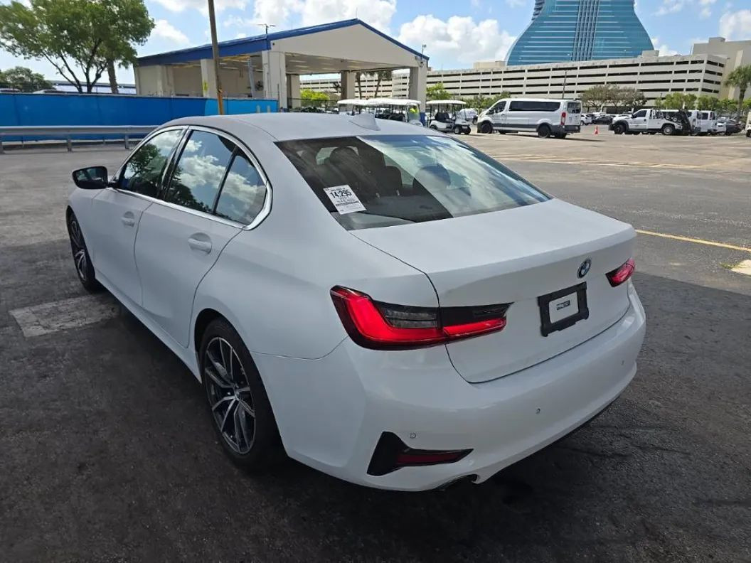 2021 BMW 330i