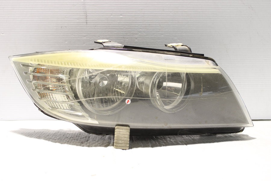 2009-2011 BMW 3 Series Halogen Right Side Headlight Assembly OEM 89318961