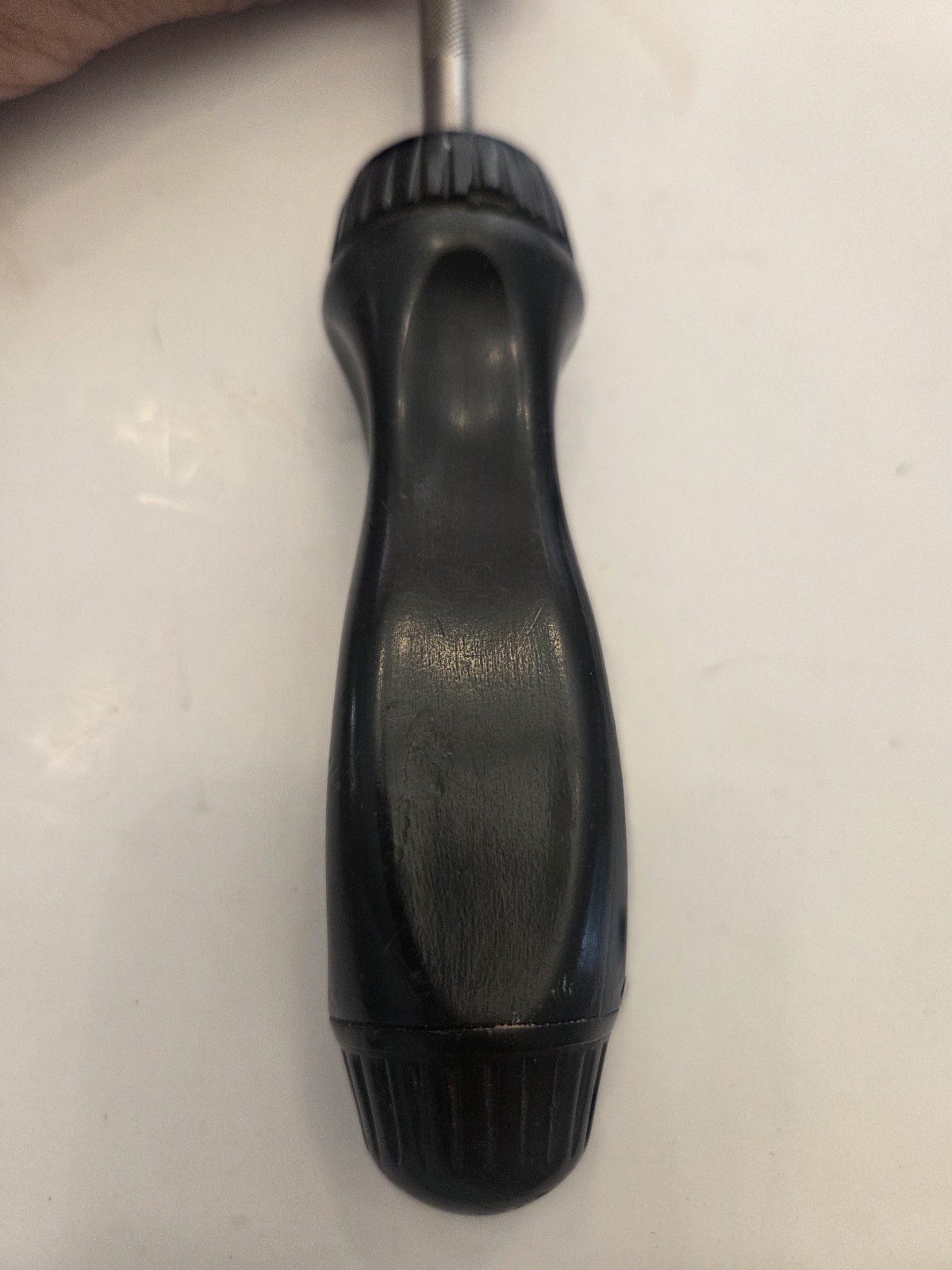 Snap On SSDMR8 BLACK Hard Handle Magnetic Ratcheting Screwdriver 8″ Shank