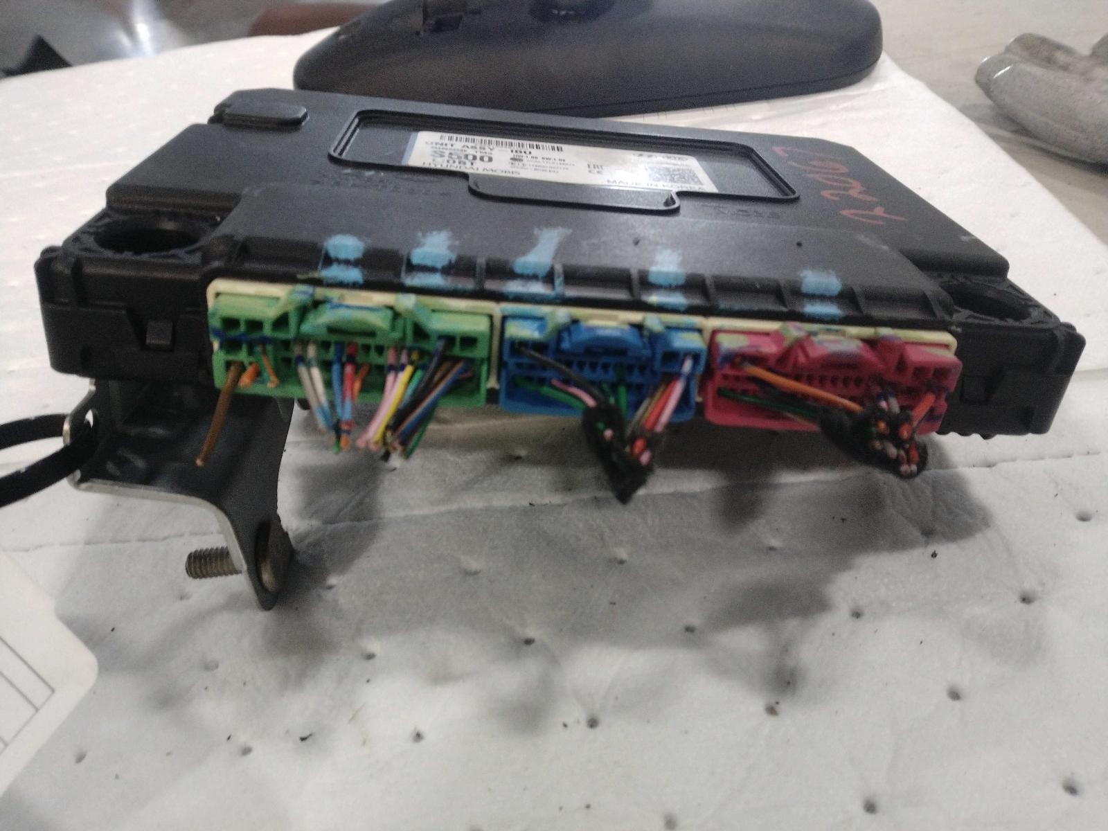 Used Body Control Module fits: 2019 Hyundai Santa fe Body Control BCM body contr