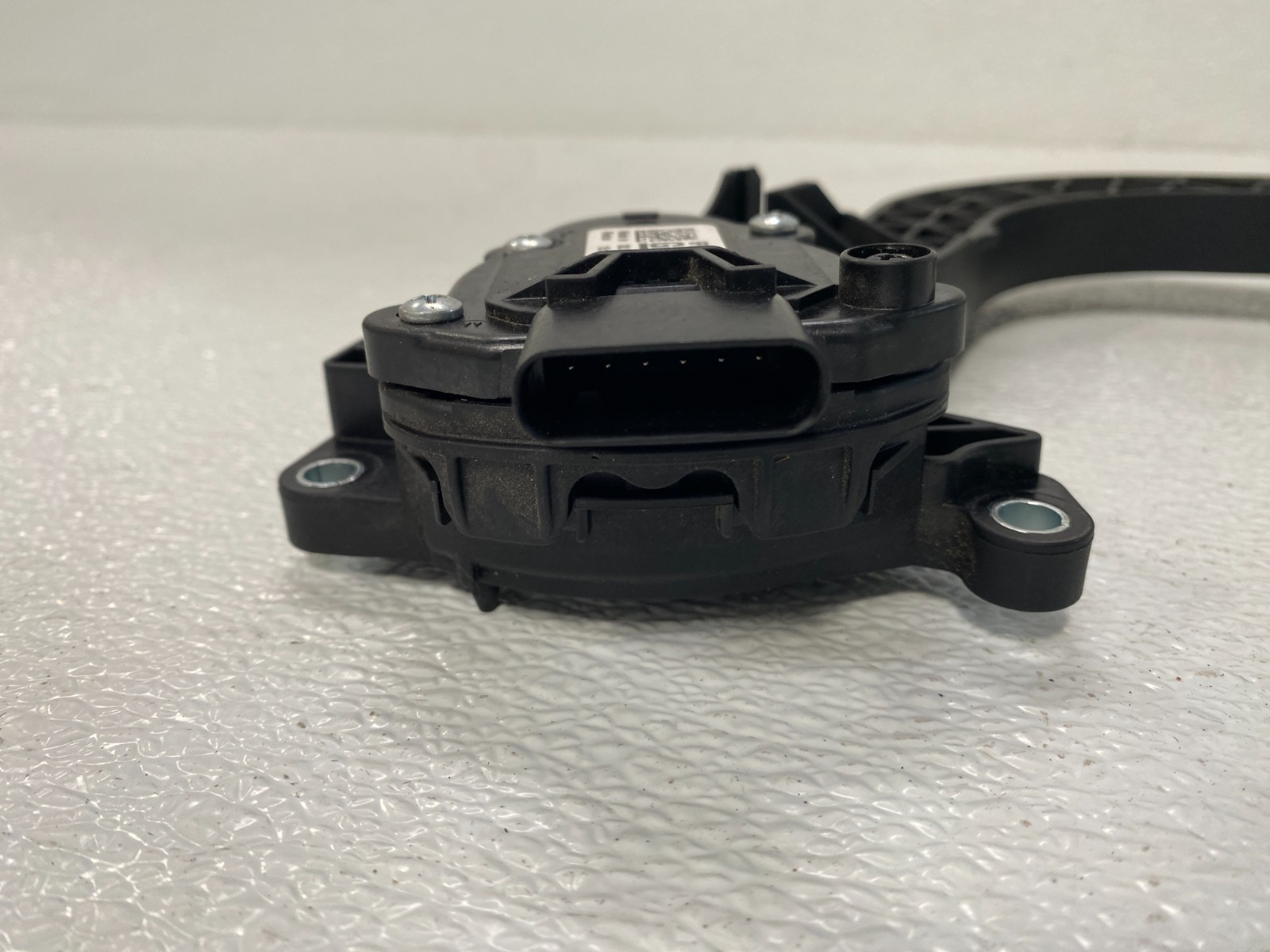 2018-2021 BUICK ENCLAVE GAS PEDAL ACCELERATOR THROTTLE SENSOR OEM #A0.30
