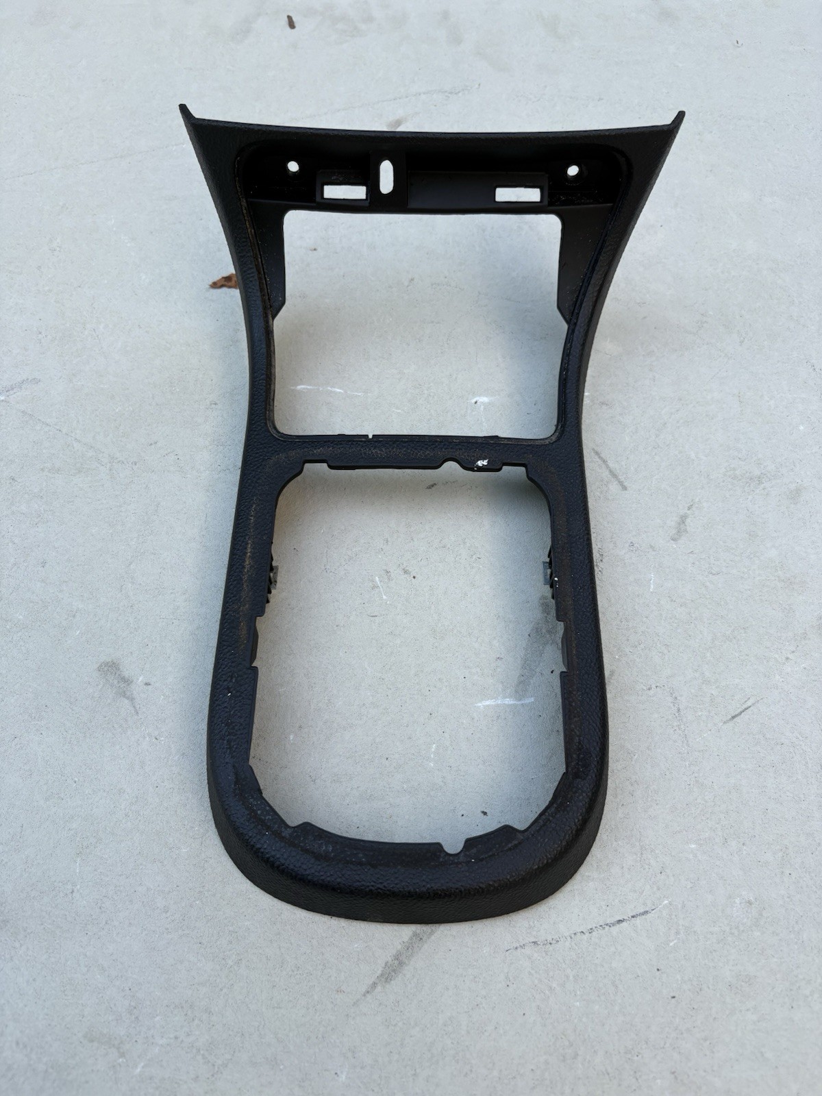 2007-2011 Chevrolet HHR Floor Transmission Shifter Shift Bezel Trim 1121830