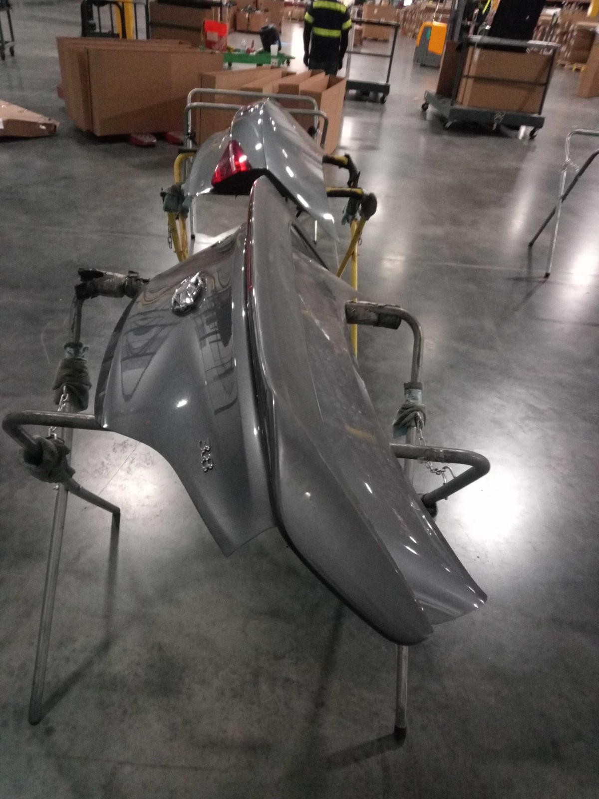 2015 Hyundai Genesis OEM Grey Deck Lid 2DR Coupe 106K Miles Genuine Parts