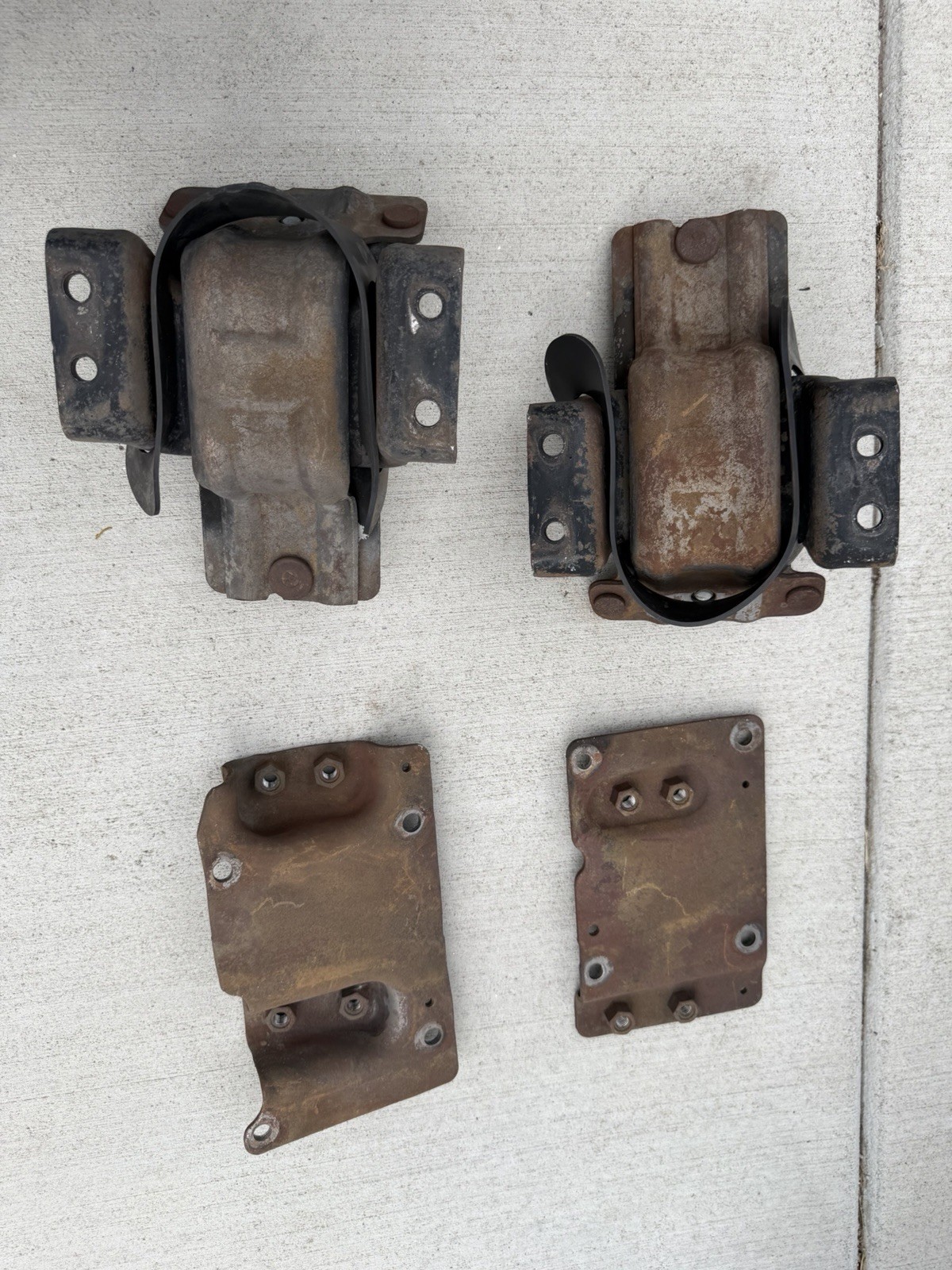 Ford Powerstroke 6.0 L Diesel Engine Motor Mounts For Econoline Van E250 E350