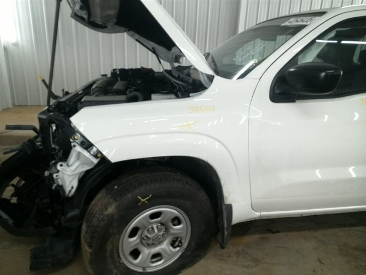 FRONTIER 2024 Front Door Trim Panel 104818862