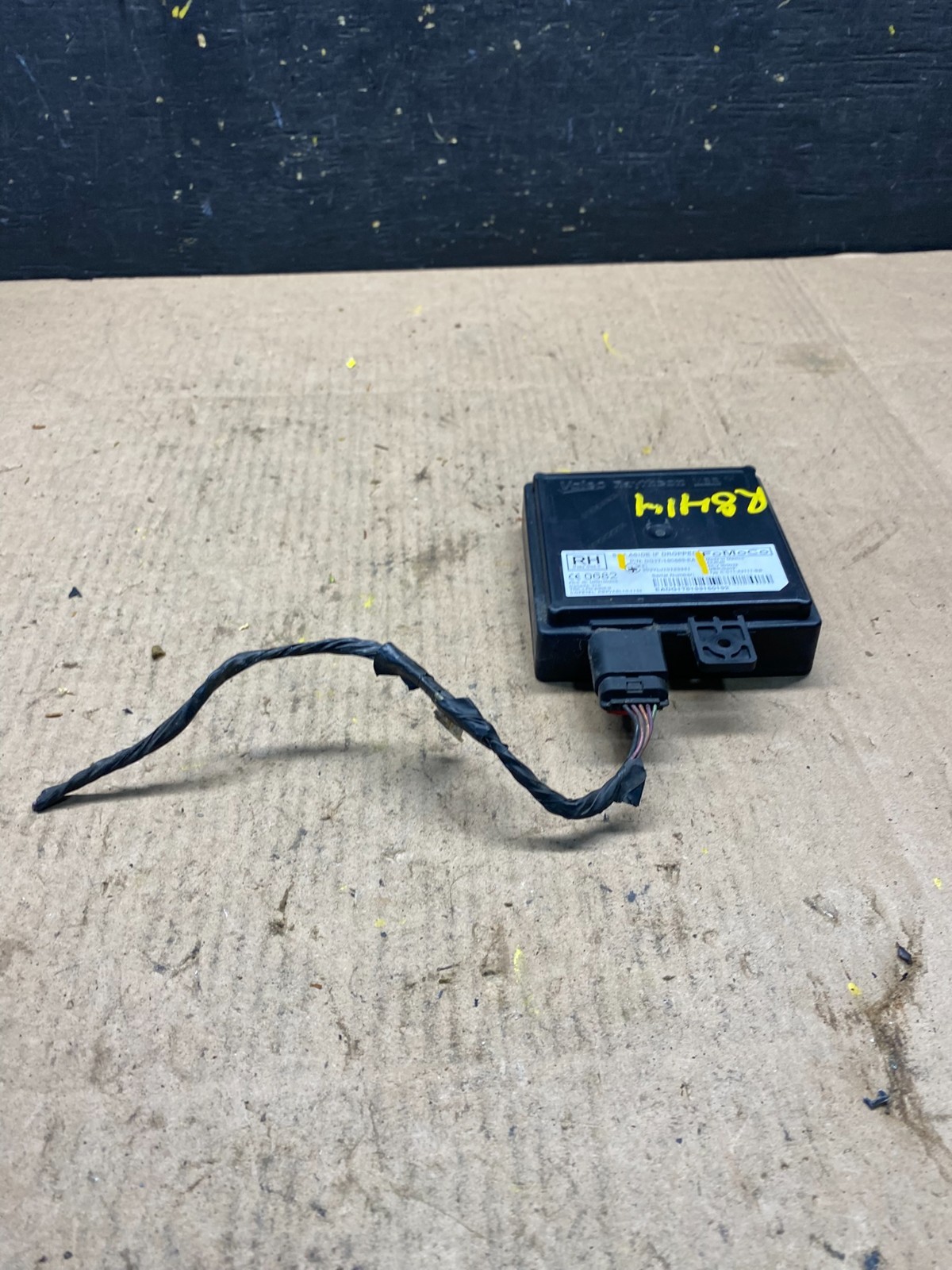 2013 to 2018 Ford Lincoln Rear Radar Blind Spot Module OEM R8414 DG