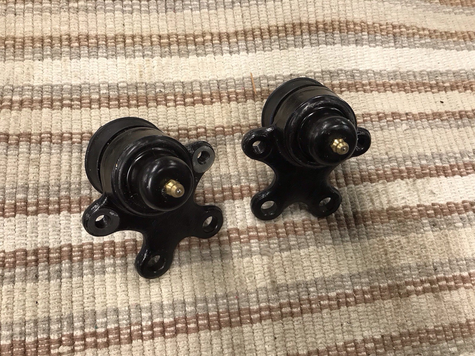 Front Lower Ball Joint Kit Set 2 PCS For Datsun Nissan 200SX 240Z 260Z 280Z 510