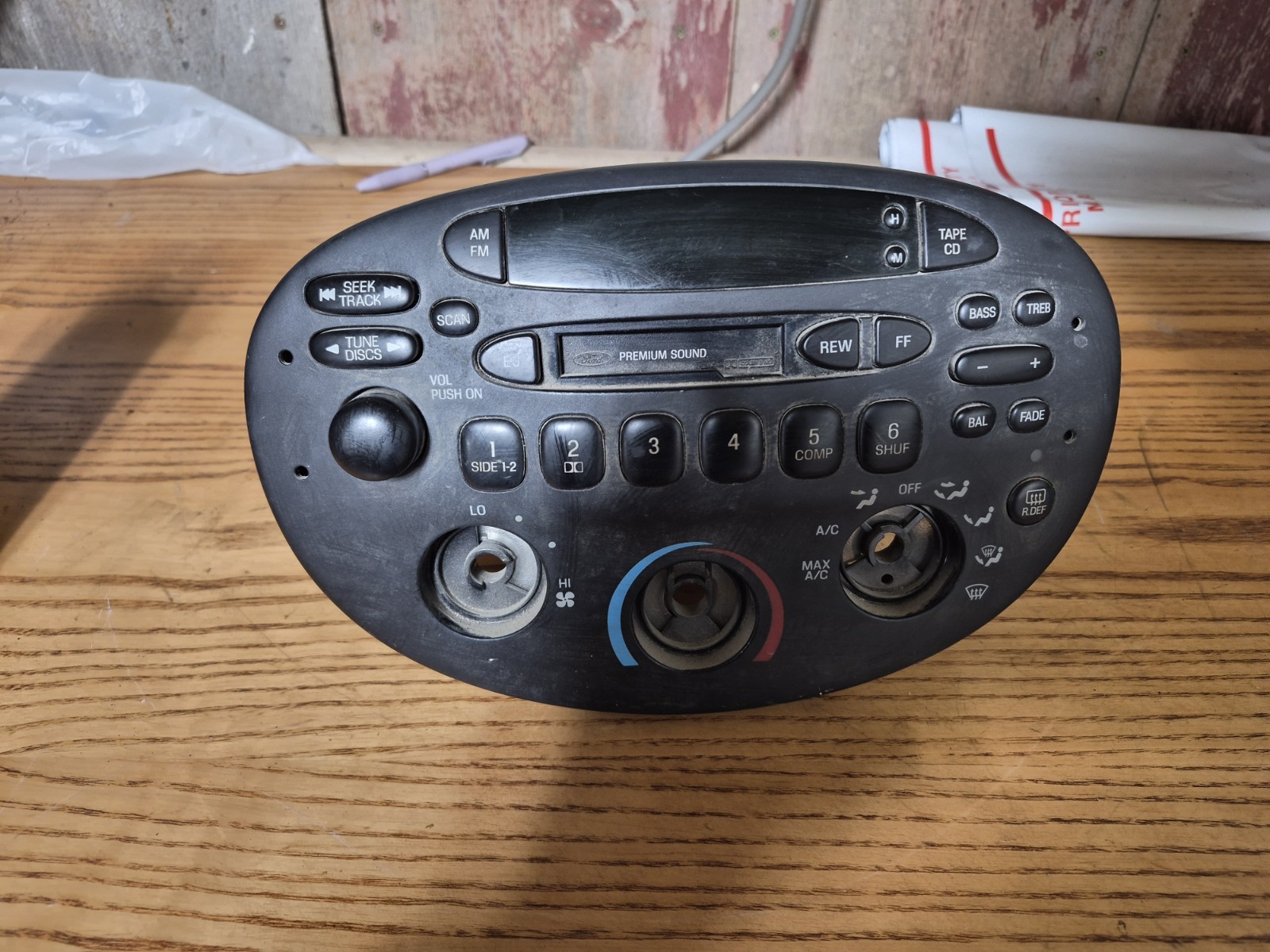 AM FM Cassette Radio Reciever(F8CF18C858DE) Ford Escort 4Dr Auto Trans 1997-2003