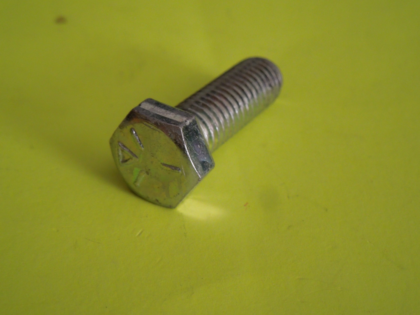 1 NOS OEM Harley Davidson 3/8″-16 x 1-1/4″ Hex Head Grade 5 Screw P/N 4716W