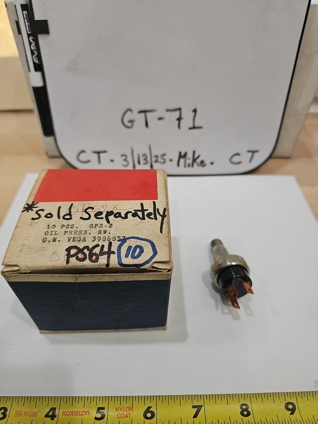 Standard Motor Products PS64 Engine Oil Pressure Sender Switch *New *Out Of Pkg