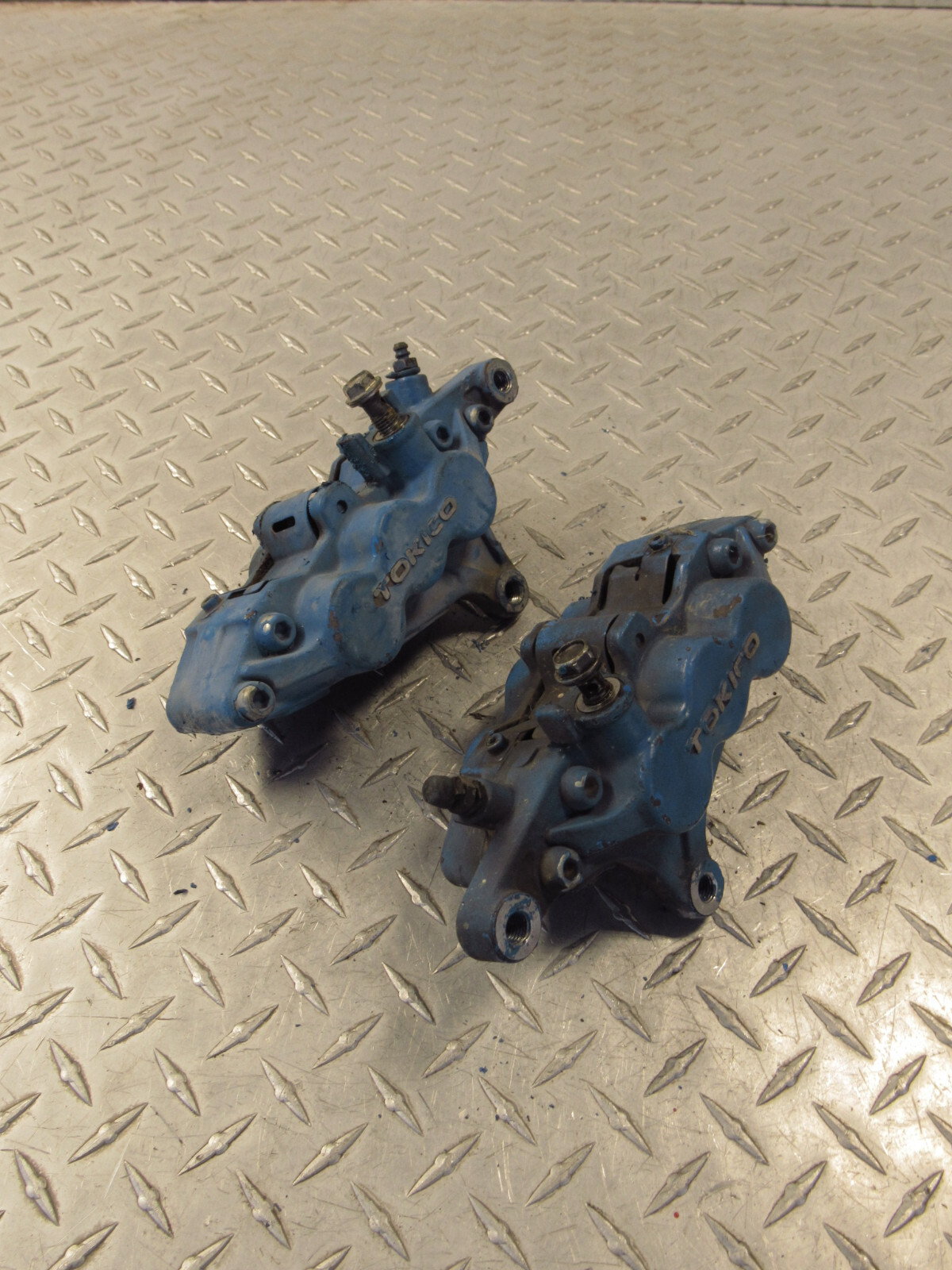 1997 97 KAWASAKI ZX750P ZX 750P 750 ZX7R NINJA FRONT BRAKE CALIPERS
