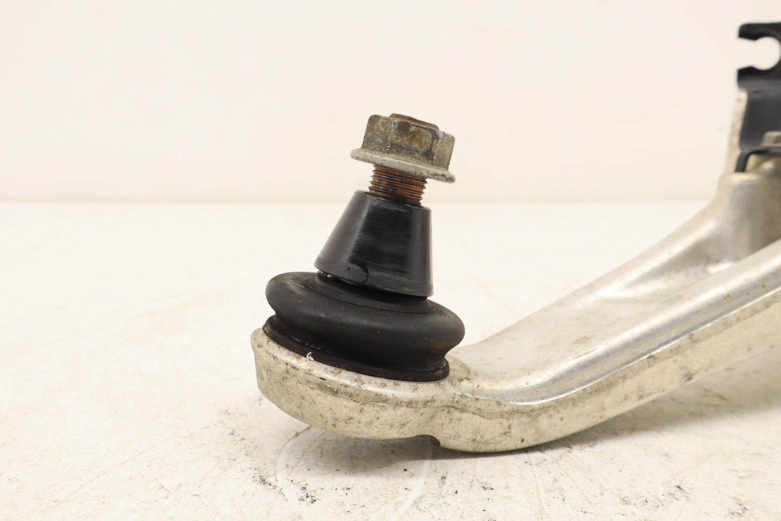 2017-2020 Infiniti QX60 AWD Rear Right Upper Control Arm 555019NJ0A OEM