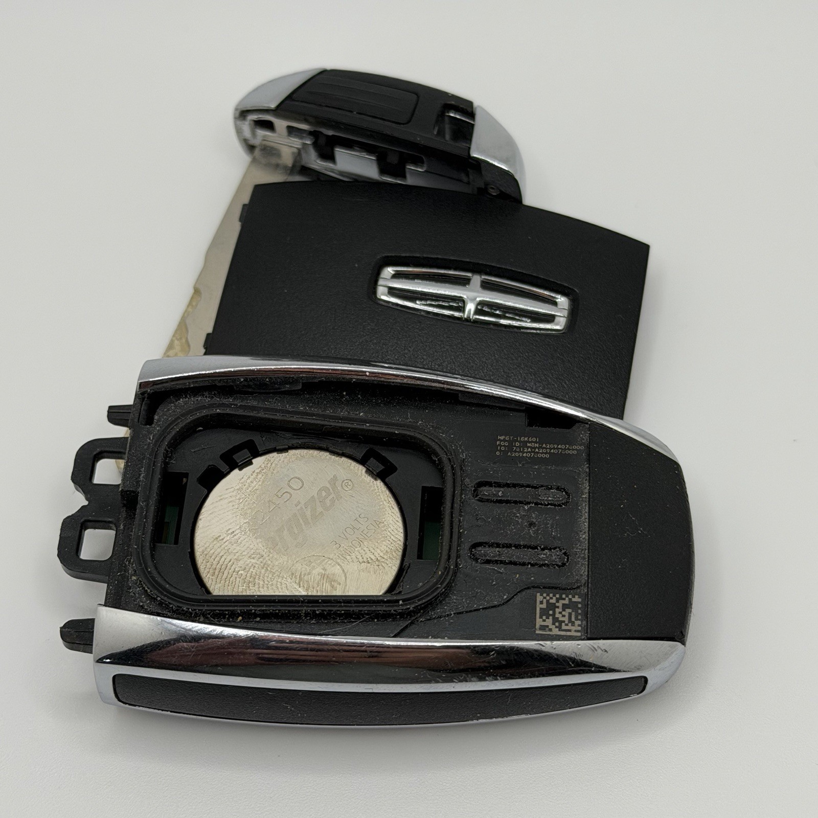 OEM Lincoln Smart Key Fob Remote M3N-A2C94078000 HP5T-15K601-BE Good Condition