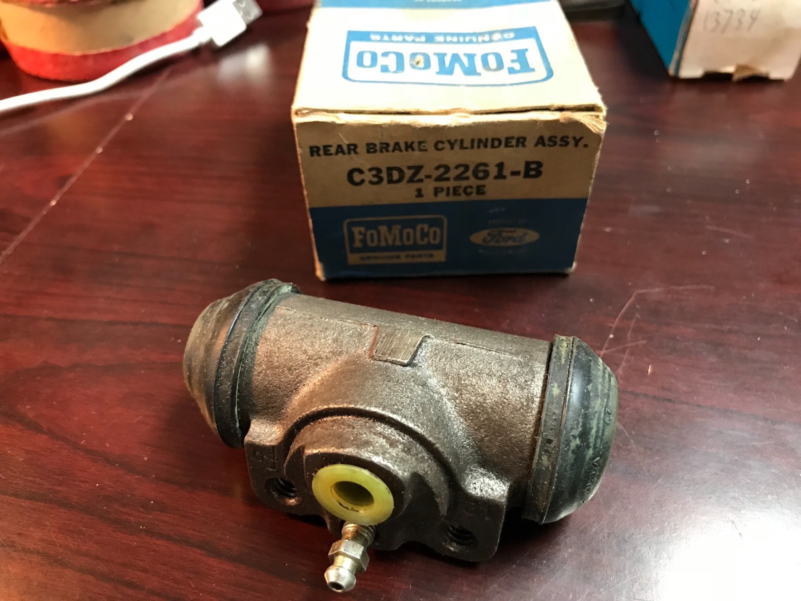 1964 1/2 1965 MUSTANG EARLY REAR BRAKE CYLINDER C3DZ-2261B NOS FORD